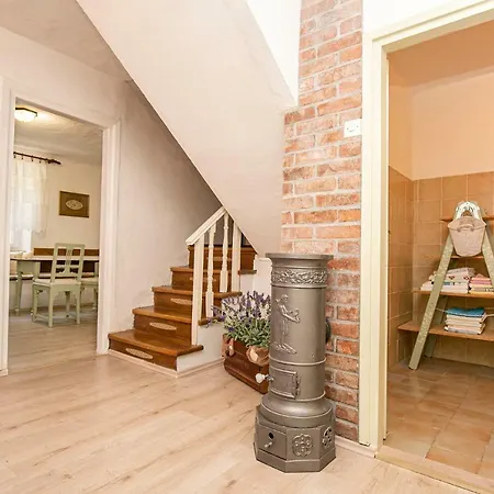 Rustic House Vera